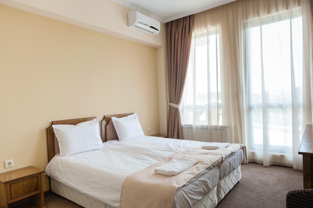 Hotel Chateau Des Bergers Targovishte (Targovishte) Bagian luar foto